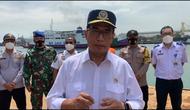 Menteri Perhubungan (Menhub) Budi Karya Sumadi saat melakukan tinjauan langsung di Pelabuhan Indah Kiat, Banten, Sabtu (30/4/2022).