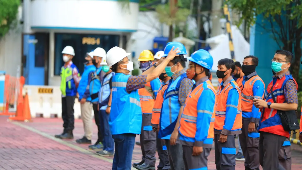 Relawan PLN siap diberangkatkan ke NTT (Dian Kurniawan/Liputan6.com)