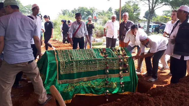Pemakaman Jacky Zimah
