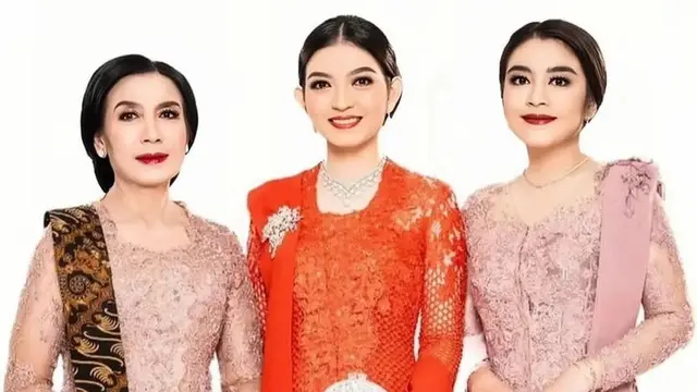 Tampilan Ibunda dan Kakak Selvi Ananda Dibalut Kebaya Pink saat Pelantikan Gibran Rakabuming. [@selvirarakabuming]