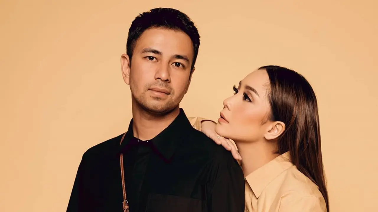Foto Pemotretan Raffi Ahmad dan Nagita Slavina, Gayanya Bak Masih ABG. (Sumber: Instagram/riomotret)
