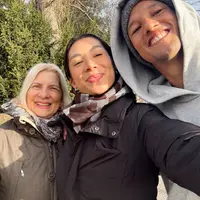 Momen Manis Jennifer Bachdim Sambut Natal Bersama Keluarga (@jenniferbachdim)