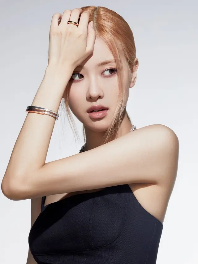 Tampilan Mewah Rosé BLACKPINK jadi Bintang Kampanye untuk Koleksi Terbaru Tiffany & Co. ‘Lock’