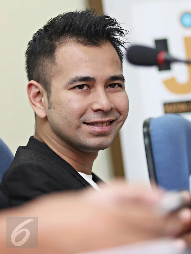 20151118-Raffi Ahmad Datangi Dewan Pers-Jakarta