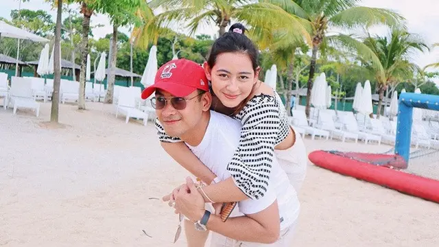 Dapat Porsche saat Ulang Tahun, Ini 7 Potret Mesra Laura Theux dan Sang Kekasih