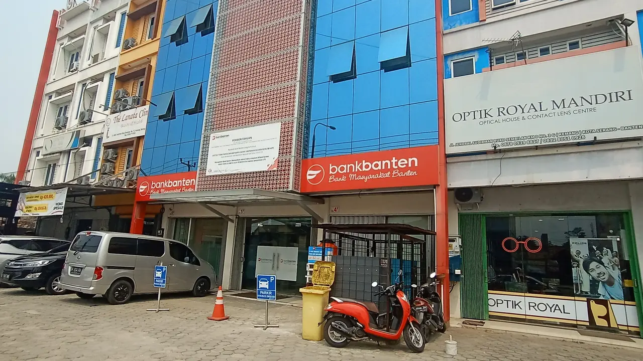 Kantor Pusat Non Operasional (KPNO) Bank Banten Kota Serang, Banten. (Yandhi Deslatama/Liputan6.com)