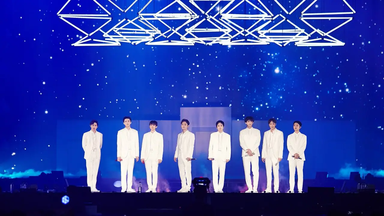 [Bintang] Kemeriahan dan Kesedihan di Konser Penutup EXO Planet