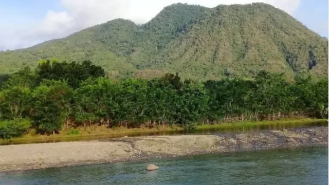 Gunung Poco Ndeki di Kabupaten Manggarai Timur, NTT