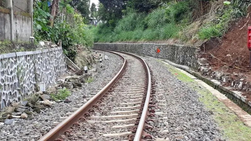 Presiden RI Joko Widodo (Jokowi) meresmikan dimulainya pembangunan jalur ganda (double track) kereta api Bogor-Sukabumi Tahap I, Jumat (15/12/2017). (Ilyas/Liputan6.com)