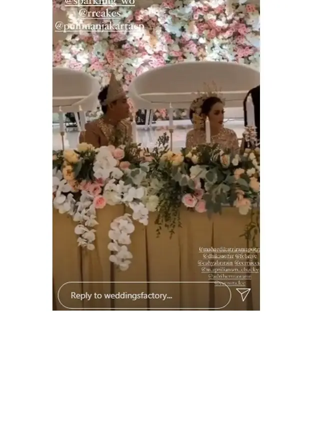 7 Potret Resepsi Pernikahan Ifan Seventeen dan Citra Monica, Penuh Bahagia
