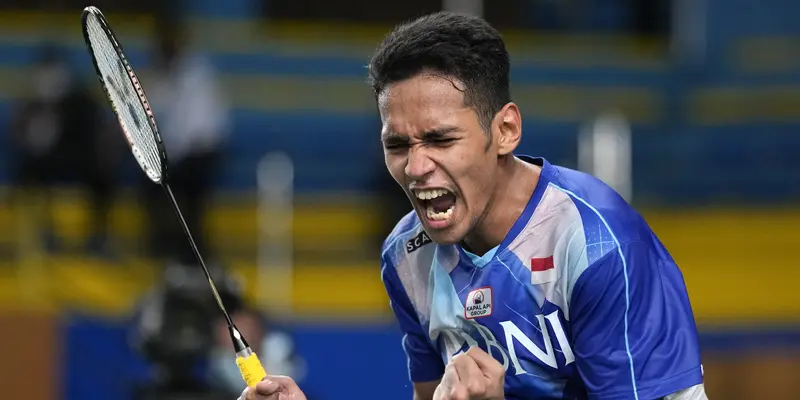 FOTO: Kejutan, Chico Kalahkan Kento Momota di Badminton Asia Championships 2022