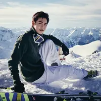 Sudah tidak diragukan lagi ketampanan dari Suho EXO. Sebagai leader EXO, ia merupakan sosok yang tegas. Cowok yang satu ini punya hobi traveling dan fotografi. (Foto: instagram.com/suhostagram)