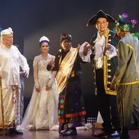 Program Indonesia Kita 2017 kembali menggelar pertunjukan teater yang dibintangi oleh para aktor dan aktris ternama. Pagelaran yang bertajuk Laskar Bayaran ini hadir selama dua hari di Taman Ismail Marzuki (TIM), Jakarta Pusat. (Nurwahyunan/Bintang.com)