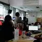 Aktivitas kantor Walikota Jakut tanpa Rustam Effendi berjalan normal. Selain itu, kehadiran Transjabodetabek mendapat penolakan.