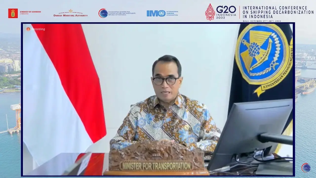 Menteri Perhubungan Budi Karya Sumadi menyebut kalau sektor pelayaran menyumbang sekitar 2-3 persen emisi gas rumah kava secara global. Maka diperlukan upaya untuk menurunkan emisi tersebut.
