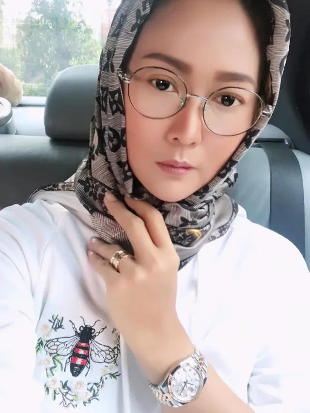 Dipuji Makin Cantik, Ini 5 Potret Inul Daratista Saat Pakai Kerudung