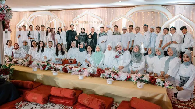 7 Momen The Hermansyah Ajak Karyawan Buka Bersama, Penuh Suka Cita