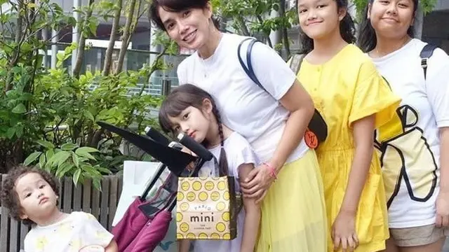 Ussy Sulistiawaty Tanpa Makeup, Cantik Alami