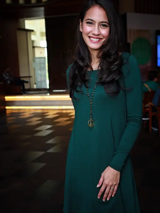 Pevita Pearce rupanya sudah sejak kecil membiasakan untuk hidup hemat. Kedua orangtuanya mengajarkan untuk berhemat dan tidak berfoya-foya untuk hal yang tidak penting. (Deki Prayoga/Bintang.com)