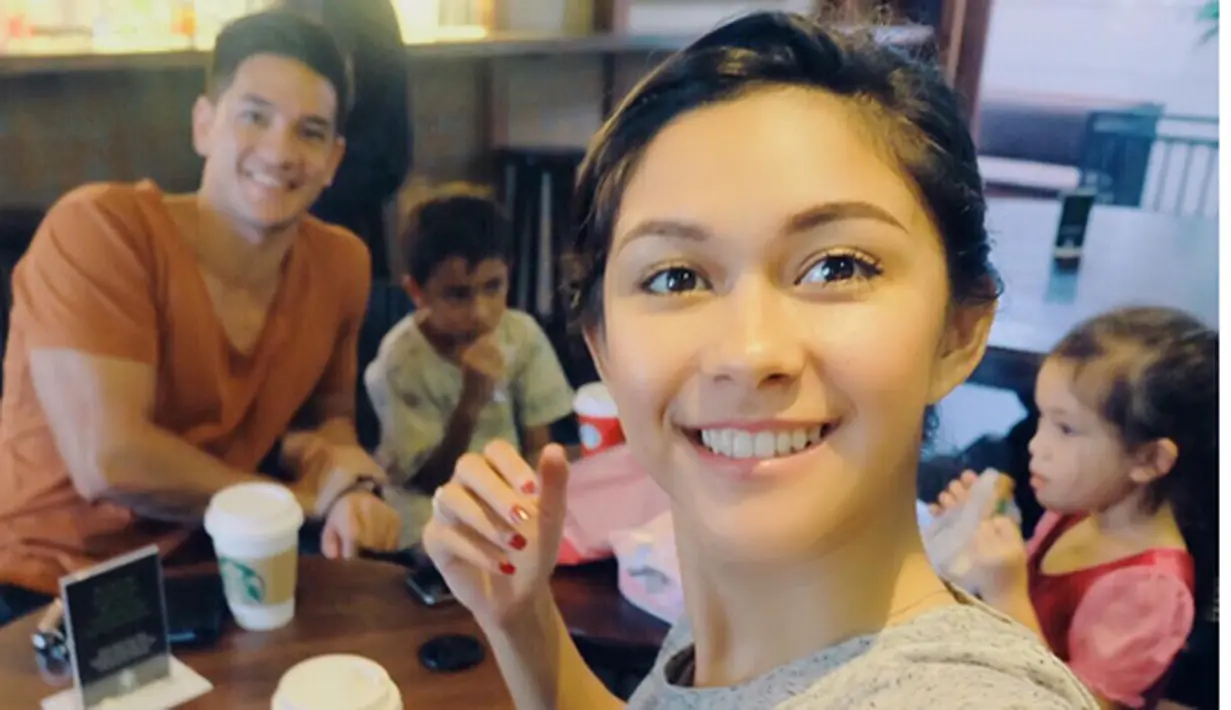 Kedua pasangan ini, setelah menikah jarang tampil di layar kaca. Karena keduanya menetap di Bali dan menjalankan usaha.  (Instagram/@nanamirdad)