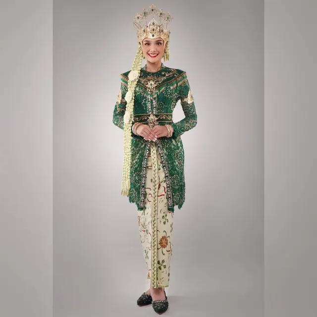 Puteri Indonesia 2024 pakai kebaya