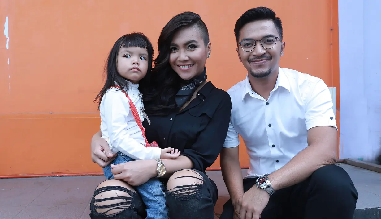 Artis kelahiran Jakarta 37 tahun silam itu mengaku bahwa ngefans dengan Ihsan. Pasangan ini mulai dekat sejak keduanya menjadi pengisi acara Dangdut Academy Celebrity Indosiar. (Galih W. Satria/Bintang.com)