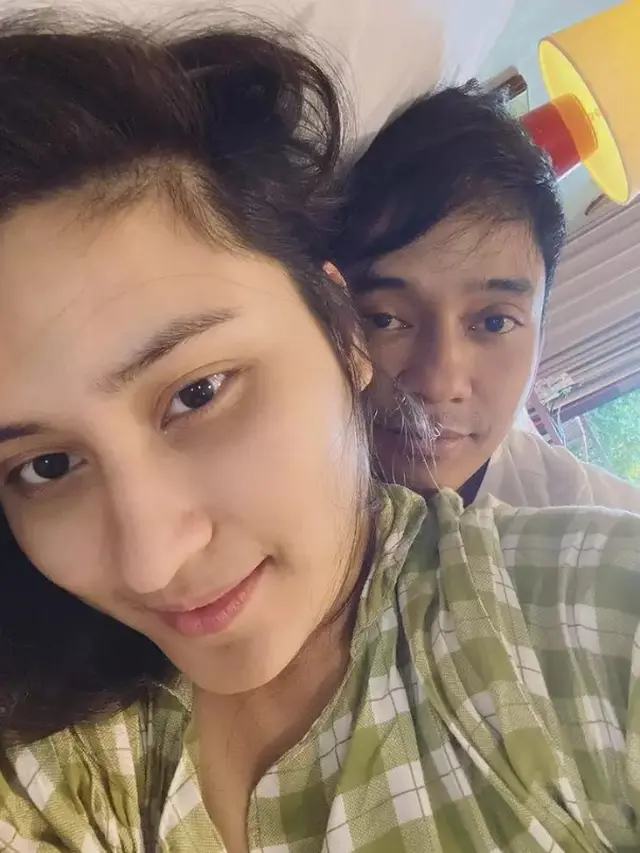 Angbeen Rishi tanpa makeup (Instagram/@angbeenrishi)