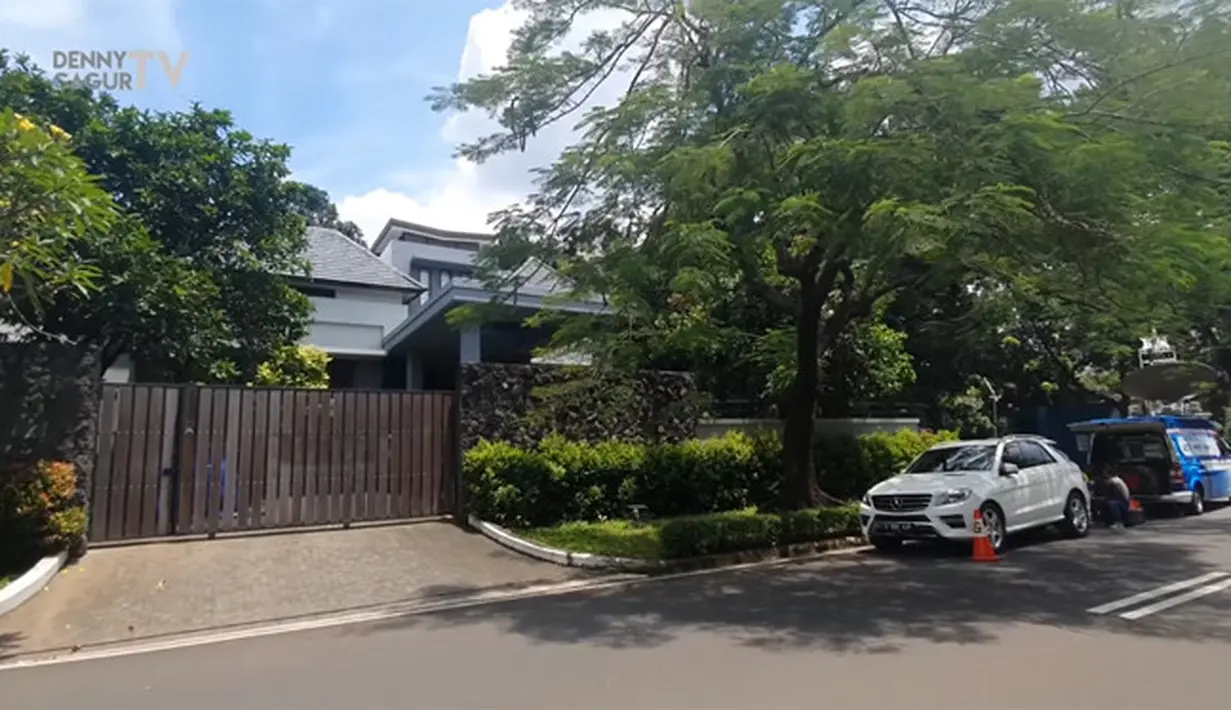 Potret Rumah Mewah Atta Halilintar (Youtube/DENNY CAGUR TV)