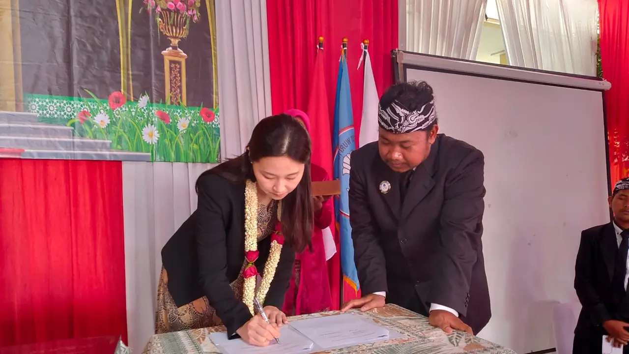 Acara Serah Terima Proyek Pembangunan Gedung SMP di Bogor.