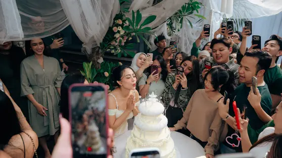 Potret Rachel Vennya Rayakan Ultang Tahun ke-31 dengan Pesta Semi-Outdoor Meriah