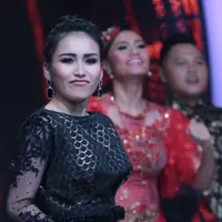 Banyaknya komentar negatif, Andre perwakilan dari label Hits Records yang menaungi Ayu Ting Ting, memberikan tanggapan terkait hal itu. Ia melihat janda satu anak itu kini tengah diatas popularitas. (Deki Prayoga/Bintang.com)