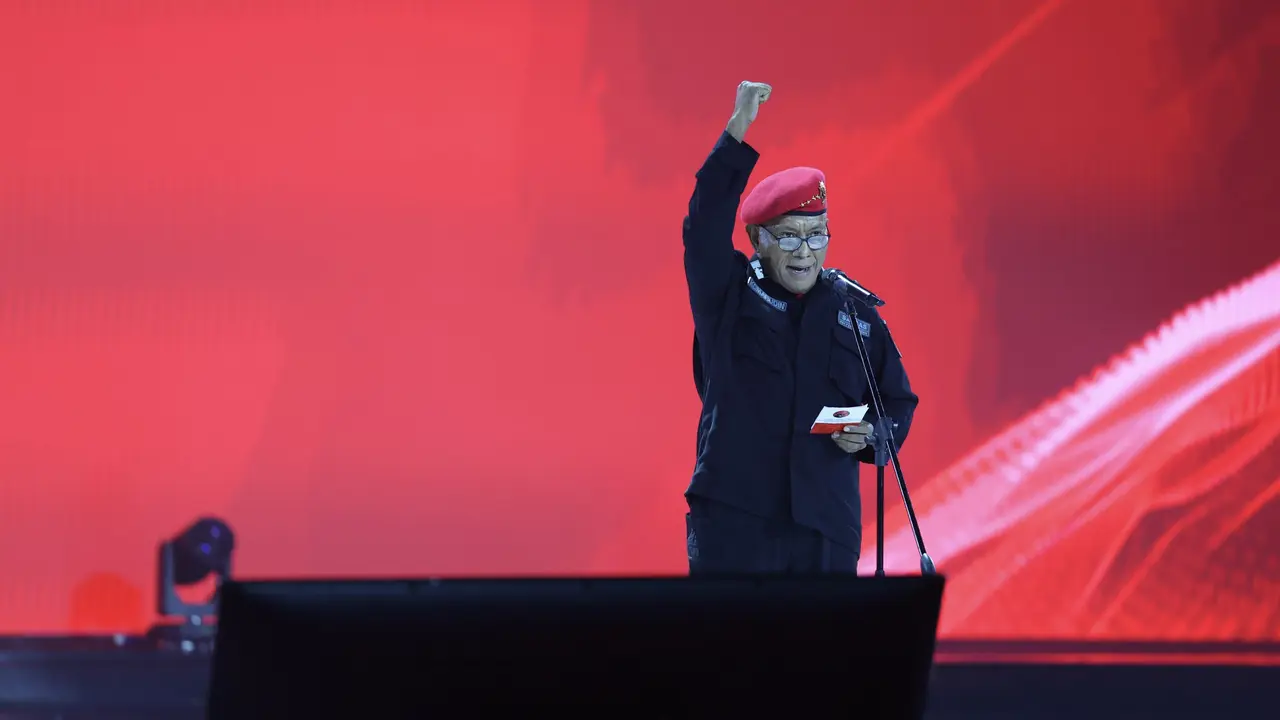 Ketua DPP PDI Perjuangan Bidang Kehormatan Komarudin Watubun
