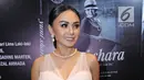 Penyanyi Yuni Shara berpose untuk difoto saat peluncuran buku bertajuk Waktu Terbaik adalah Saat Ini di Kawasan Kemang, Jakarta, Rabu (27/9). (Liputan6.com/Herman Zakharia)