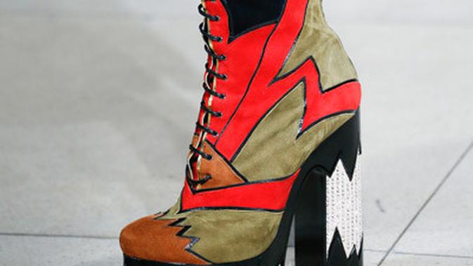 HOT SHOES  Strappy Sandal  Platform Boots Jadi Favorit 