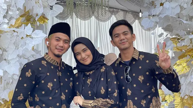6 Potret Manis Rizki DA dan Nadya Mustika Kondangan Bareng, Banjir Pujian