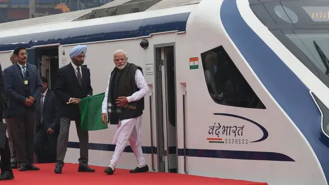 Kereta cepat di India mogok sehari usai diresmikan. (AFP)