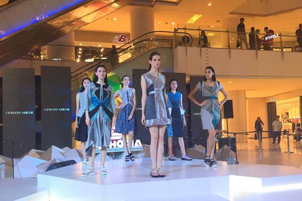 Pagelaran fashion ultah Grand Indonesia/ copyright by Vemale.com