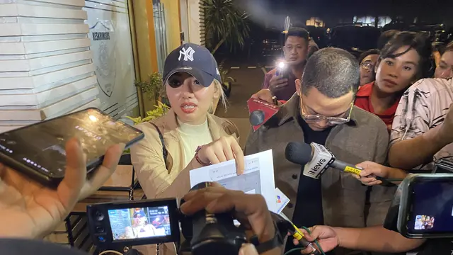 Salah satu pemeran film porno buatan rumah produksi kelasbintang.com.