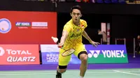 Tunggal putra Indonesia, Jonatan Christie, kalah dari pemain Jepang, Kento Momota, pada perempat final Hong Kong Terbuka 2018, Jumat (16/11/2018). (PBSI)