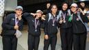 <p>Para pemain Timnas voli putri Indonesia U-18 (dari kiri) Syabilla Hilal Ramadhan, Tazma Aprilia, Junaida Santi, Chelsa Berliana dan Gendis Azzahra berpose dalam acara penyambutan oleh pengurus PBVSI di Terminal 3 Bandara Soekarno Hatta, Tangerang, Jumat (14/6/2024) usai menempati peringkat kedua pada turnamen bola voli putri Princess Cup 2024. (Bola.com/Bagaskara Lazuardi)</p>