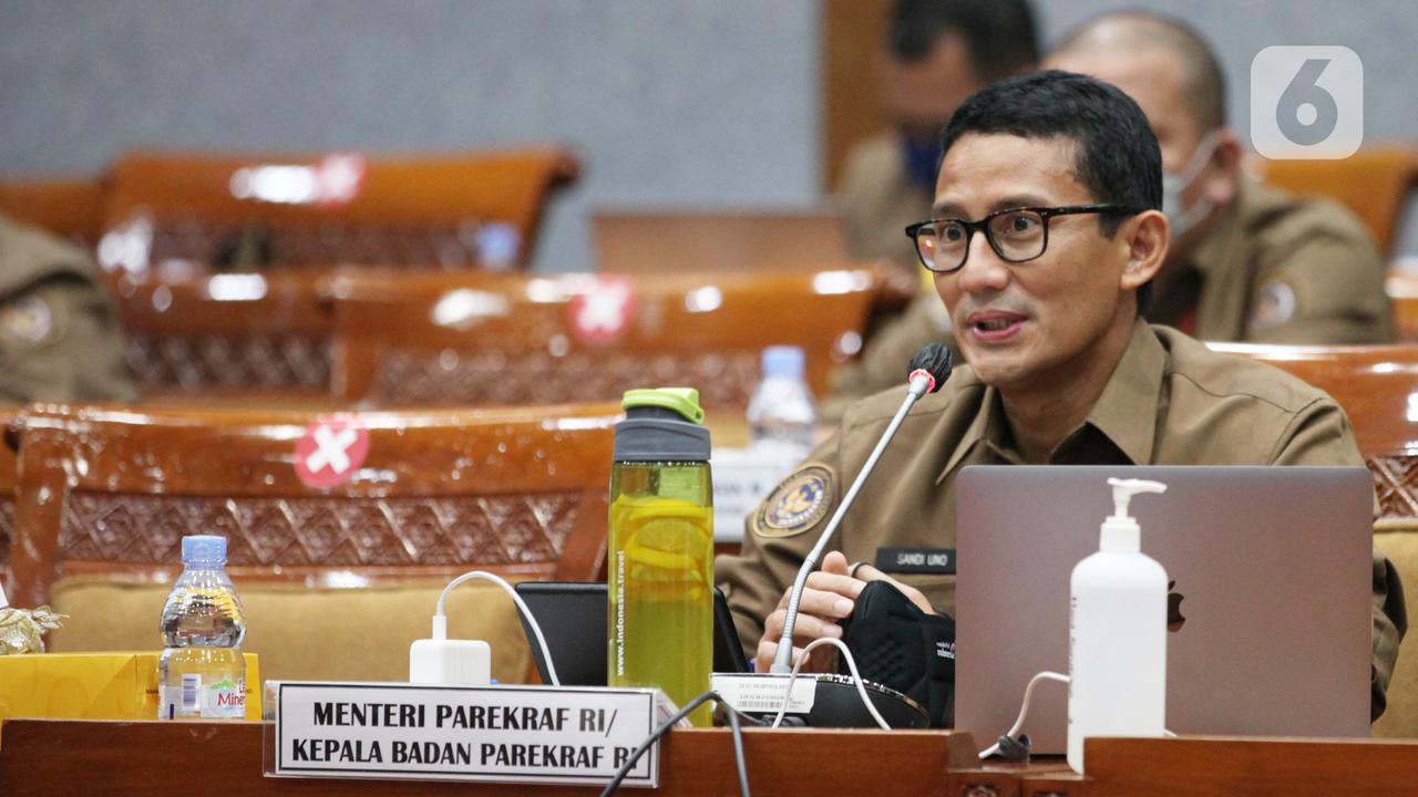 FOTO: Sandiaga Uno - DPR Bahas Kesiapan MotoGP Mandalika 2022