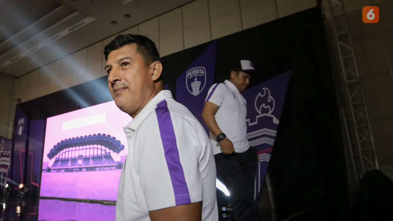 Foto: Persita Tangerang Pamerkan Seragam Anyar untuk Mengarungi BRI Liga 1 Musim 2022 / 2023