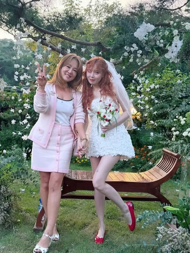 HyunA saat Resmi Menikah dengan Yong Jun Hyung.