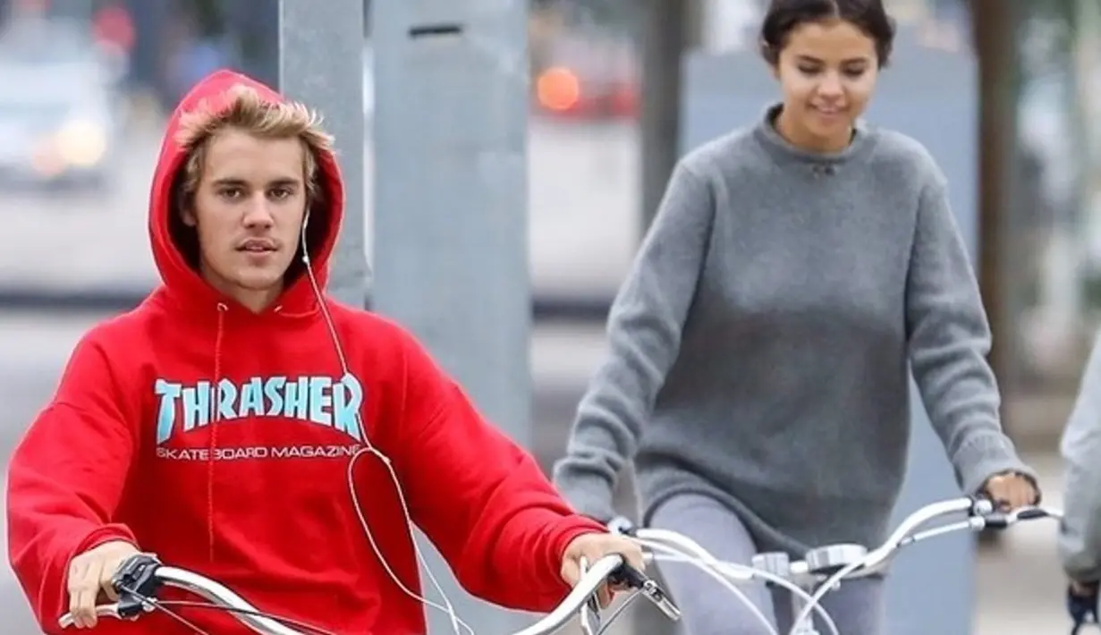 Bahkan Selena Gomez dan Justin Bieber pun baru saja pulang liburan dari Seattle. (Glamour)