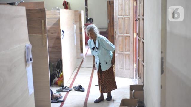 Suasana Tempat Pengungsian Warga Desa Terdampak Status Gunung Merapi
