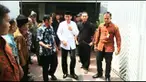  Presiden Jokowi memiliki kenangan khusus dengan sang nenek, almarhumah Sani Wirorejo. Pria yang karib disapa Jokowi itu hingga kini selalu menjalankan nasihat dan pesan yang disampaikan neneknya. Jokowi pun bercerita, neneknya itu selalu mengajaknya perg