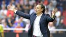 5. Cesare Prandelli - Pria berusia 60 tahun ini adalah manajer dengan segudang pengalaman. Ia pernah membawa timnas Italia menjadi runner-up Piala Eropa 2012. (AFP/Jose Jordan)