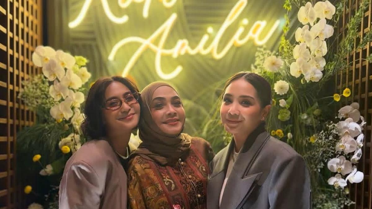 Gaya Kompak Nagita Slavina dan Caca Tengker Kenakan Blazer saat Rayakan Ulang Tahun Ibunnya, Rieta Amilia ke-64