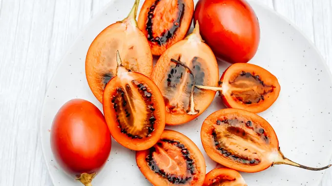 Terong Belanda//copyright pexels/Studio Naae