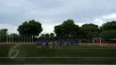 Lapangan ITE College Center, Singapura, menggunakan rumput sintetis, Minggu (31/5/2015). Tampak, Timnas Kamboja U-23 berlatih di lapangan ITE College Center jelang melakoni laga perdana di Sea Games 2015. (Liputan6.com/Helmi Fithriansyah)